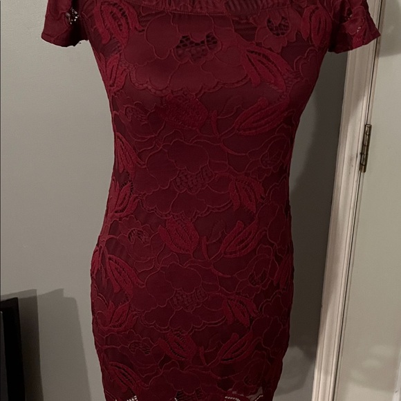 REVAMPED ~ MAROON LACY DRESS SIZE LARGE - Picture 5 of 8